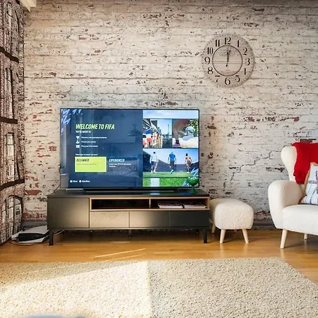 Stylish & Sunny Gem - 5*location - Balcony - Views